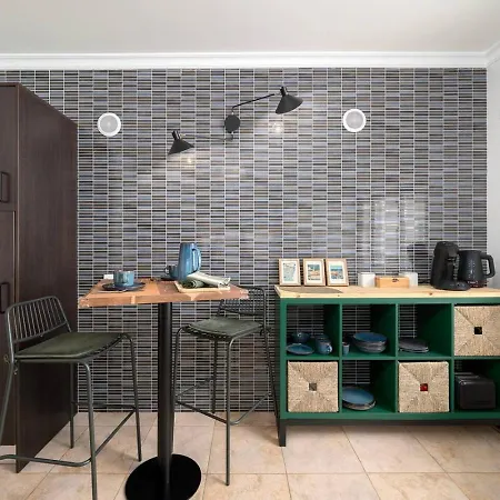Loreto Floor Center With Indoor Pool דירה