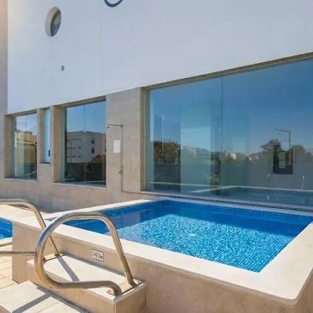 Loreto Floor Center With Indoor Pool